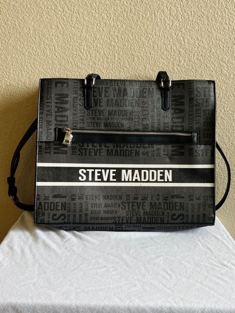 Steve Madden Text Print BLIVIA Tote Bag